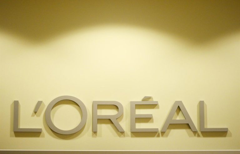 L’Oréal aumenta su participación en Galderma al 20% tras adquirir un 10% adicional del consorcio.