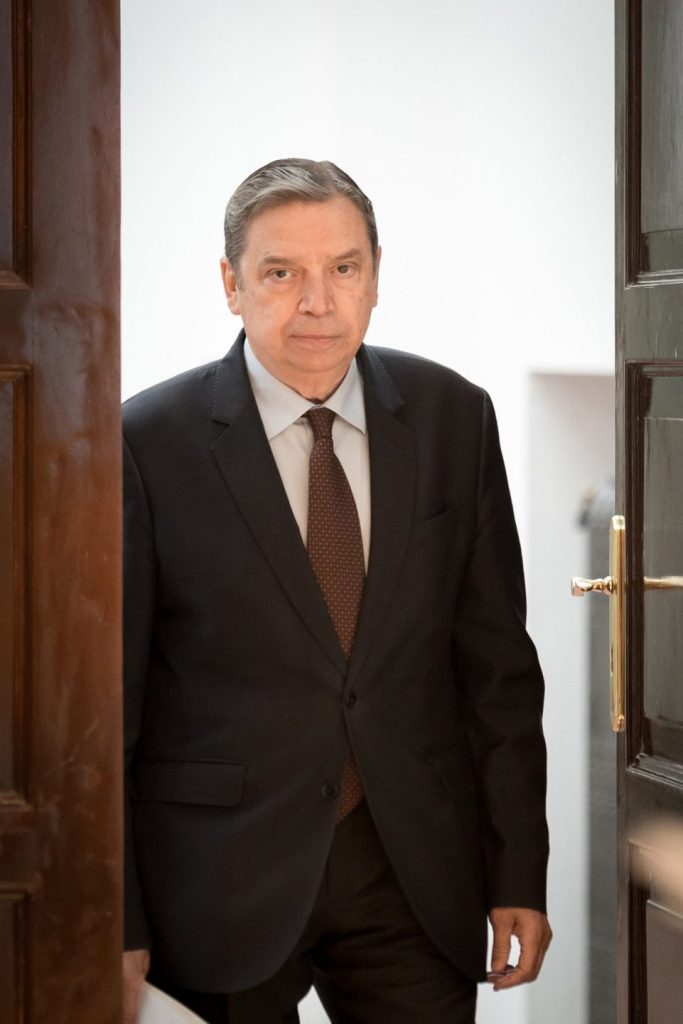 Planas asegura que China aplicará acuerdos para mantener exportaciones de porcino desde España