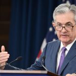 Powell (Fed) relaciona las dudas sobre bajar tipos a la «inusual tensión» entre inflación y empleo