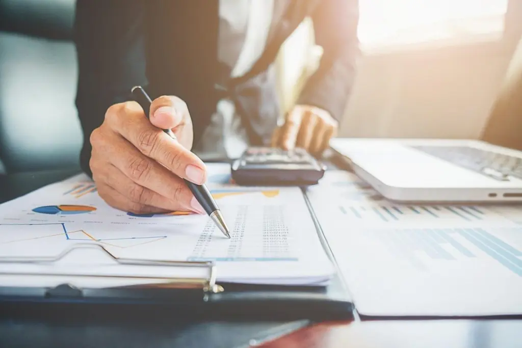 Pymes y autónomos enfrentarán nuevos retos fiscales en 2026 con más impuestos y control horario