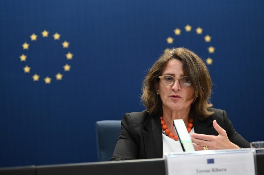 Ribera: la UE debe defender su regulación para ser competitiva frente a presiones externas