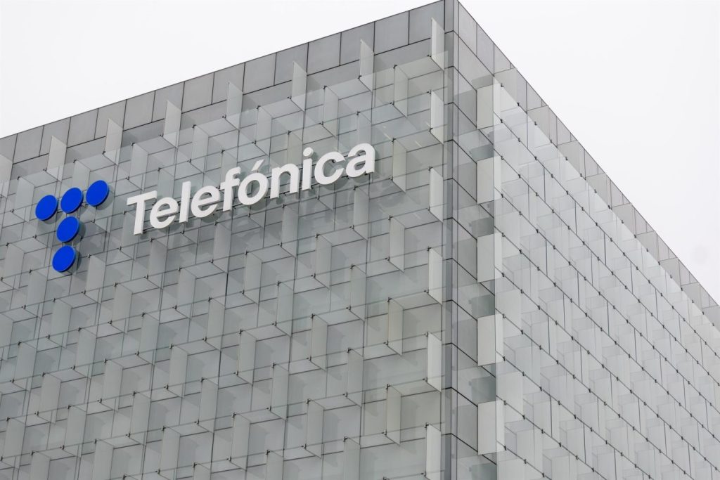 Telefónica reduce un 9% el mínimo de salidas en su ERE y busca facilidades para la voluntariedad