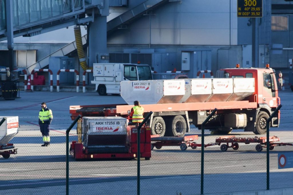 USO y CGT convocan huelga de handling en Barajas del 23 de diciembre al 7 de enero.