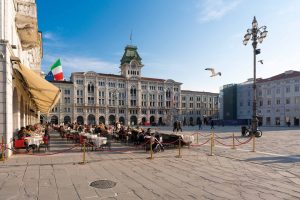 Entre palacios, luz y mar: la magia de la Piazza Unità d'Italia, en Trieste