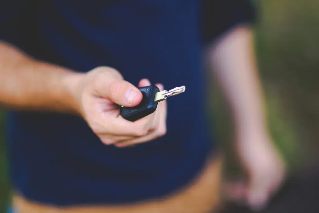 Comprar un coche o recurrir al renting: ventajas y limitaciones de cada opción