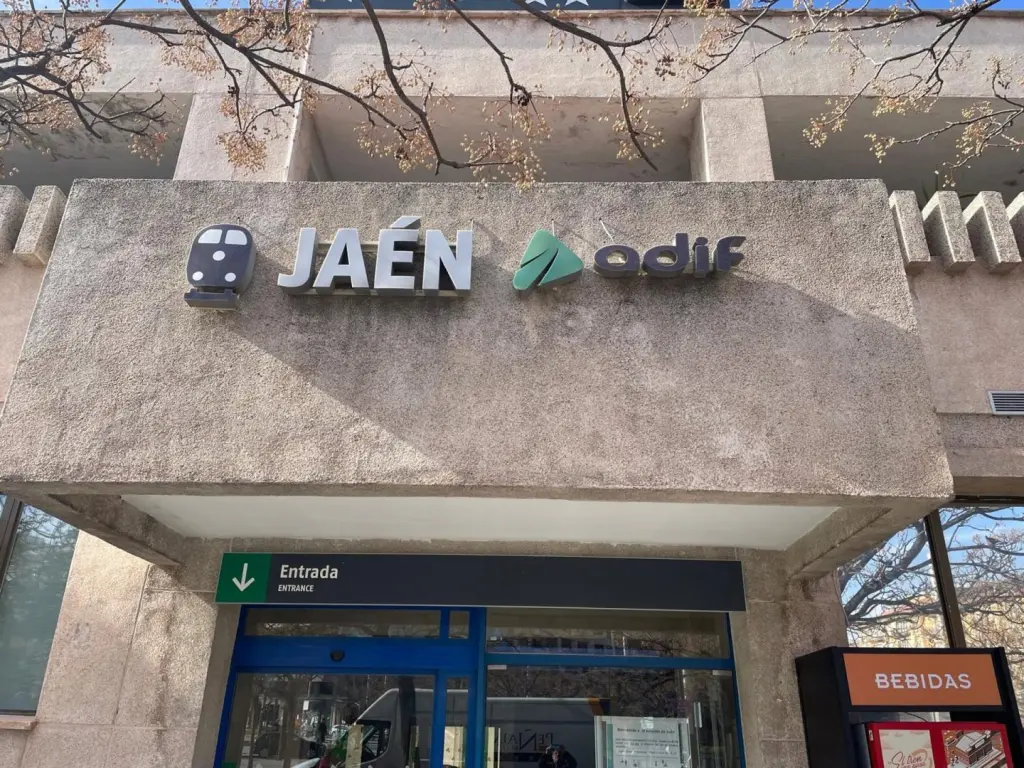Adif destinará 71,4 millones a servicios externos en 92 estaciones para mejorar atención al viajero