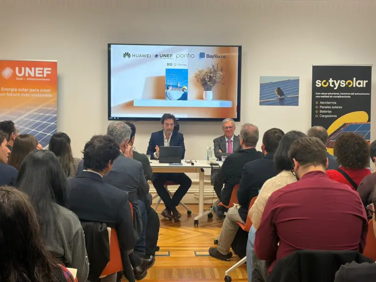El apagón impulsa el interés por instalar paneles solares, según InformeSolar 2025 de SotySolar