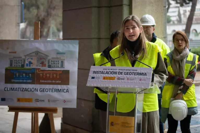 El Gobierno invertirá 368 millones en mejorar la eficiencia energética de 173 centros públicos