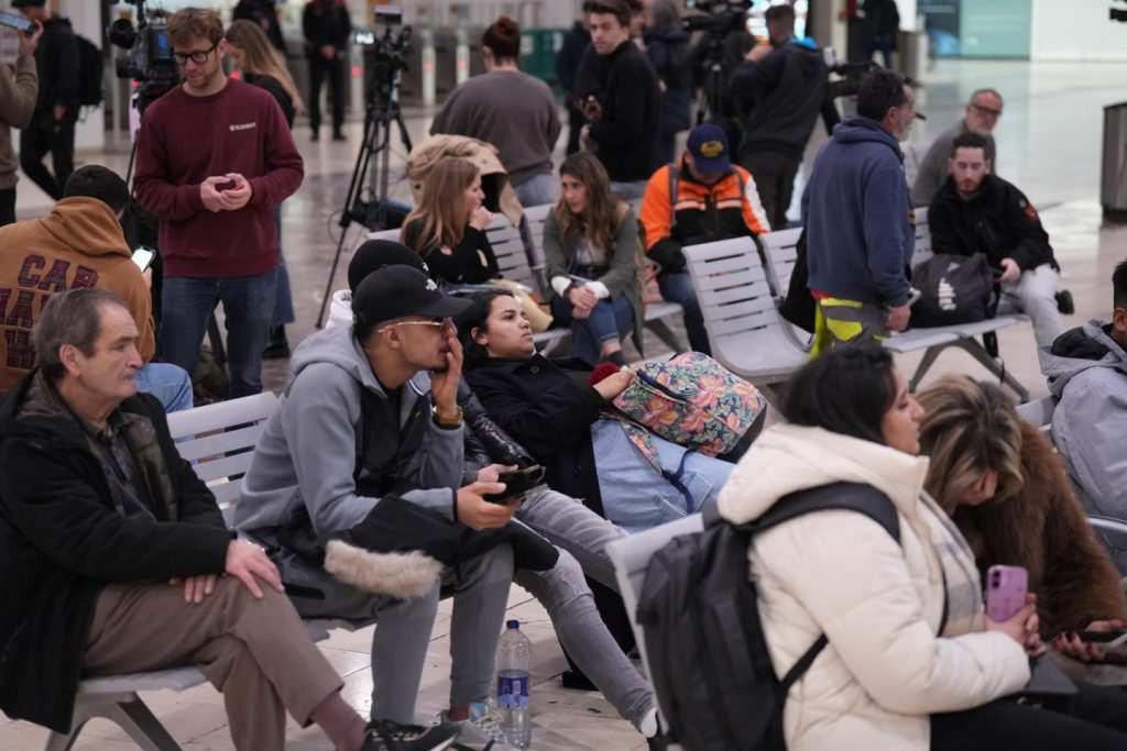 El Govern sanciona a Renfe por no operar Rodalies pese a garantía de Adif sobre operatividad.