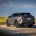 El Omoda 9 SHS, SUV híbrido enchufable con 145 km eléctricos, cuesta menos de 50.000 euros en España