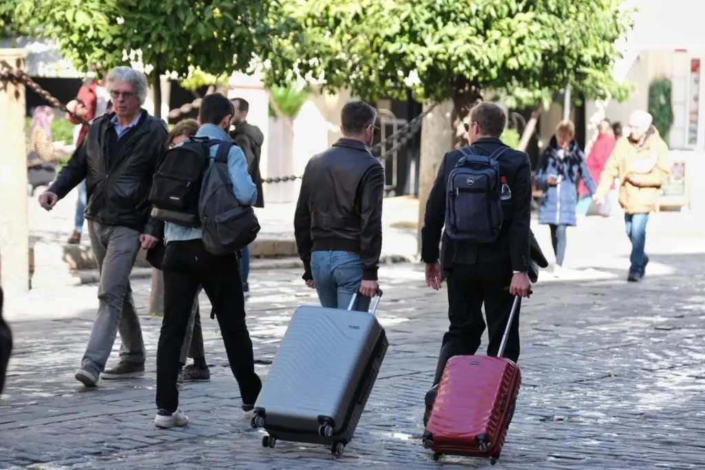El turismo español crece un 2,5% en 2025, generando 218.459 millones, según Exceltur