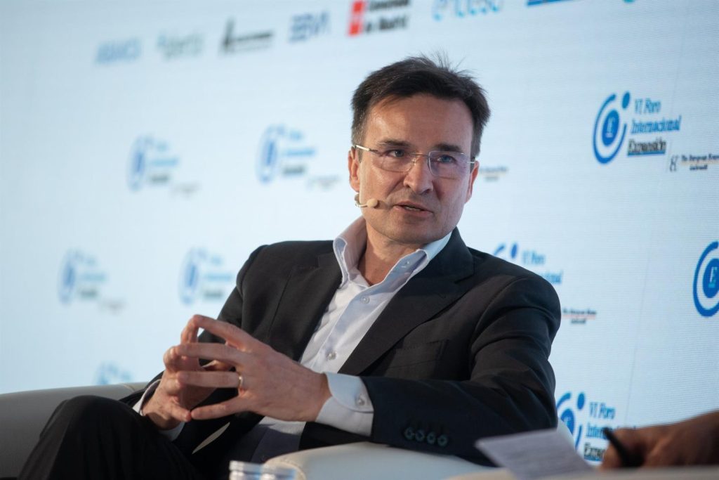 Iberia reduce a cinco los miembros de su consejo de administración, siguiendo el modelo de IAG