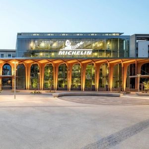 Michelin comprará dos empresas estadounidenses en 2026 para crecer en compuestos poliméricos.