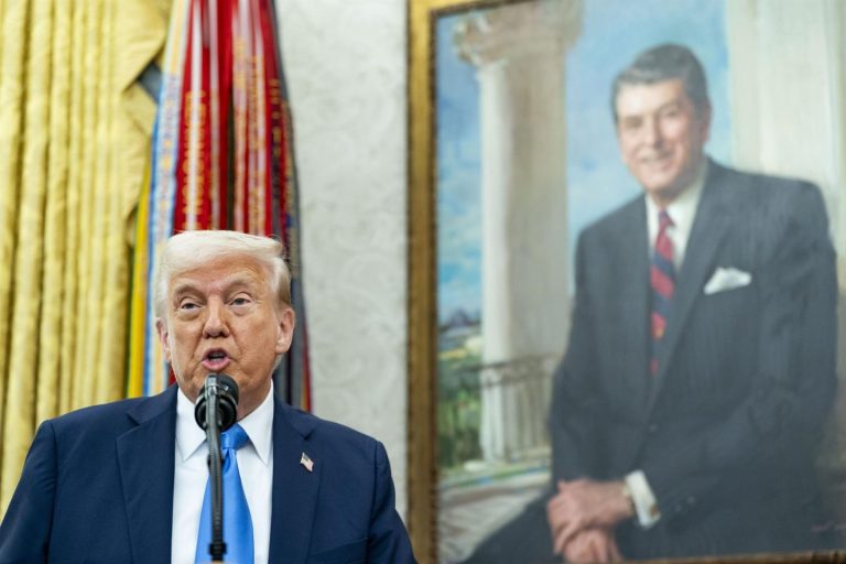 Trump impone aranceles a aliados europeos de Groenlandia hasta completar compra de la isla