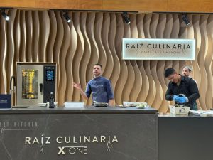 Miguel Ángel Expósito consolida su proyección internacional en Madrid Fusión con el azafrán como eje estratégico