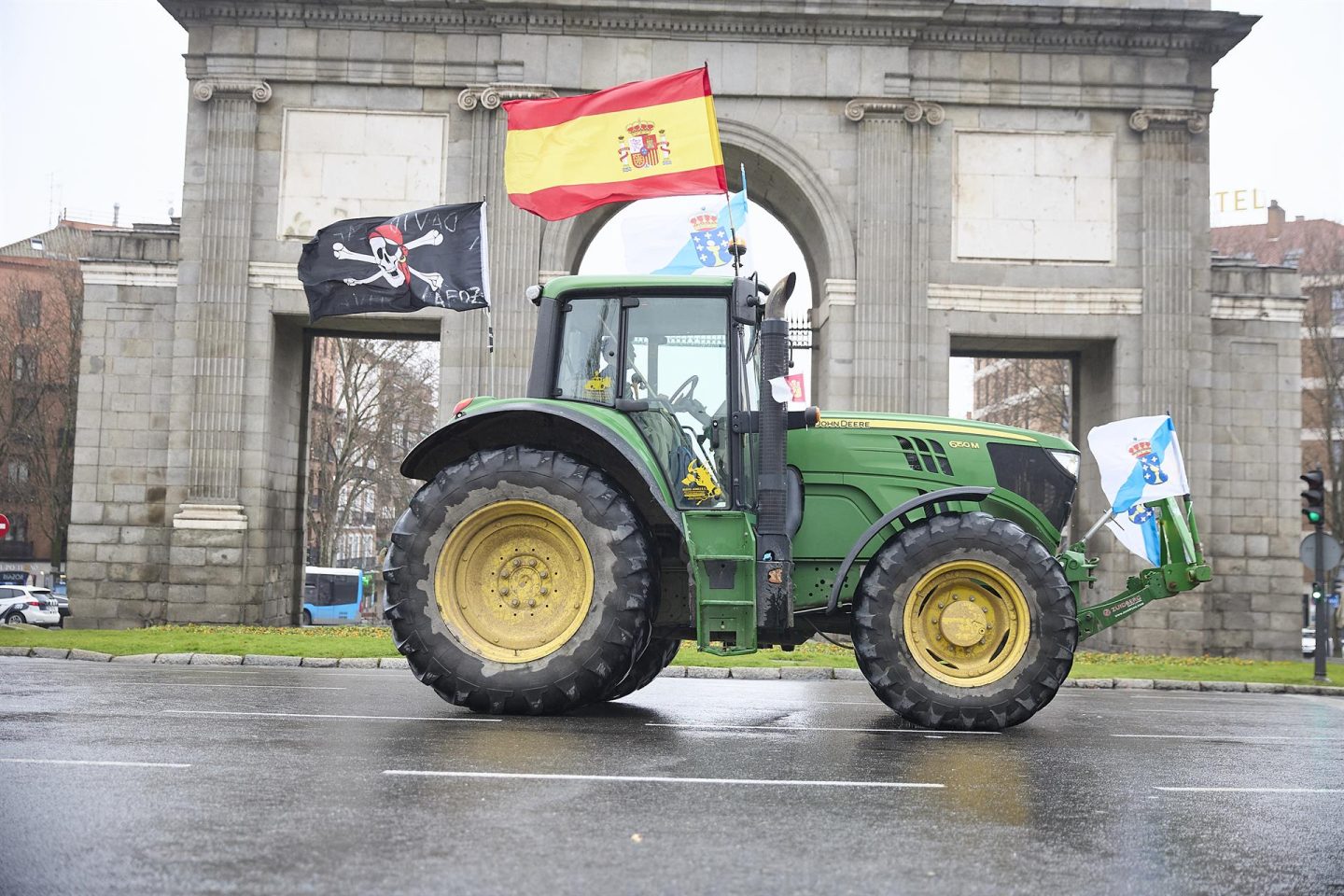 Agricultores y ganaderos con 500 tractores protestan en Madrid contra la PAC  y el acuerdo UE-Mercosur