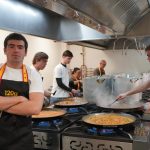 El joven que ha conquistado Madrid con arroces que viajan en su punto perfecto