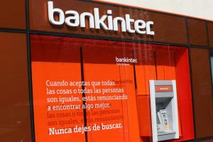 Bank of America aumenta su participación en Bankinter al 3,116%, según datos de la CNMV
