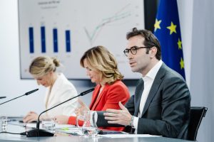 Carlos Cuerpo aboga por endurecer el registro horario de forma equilibrada y con periodos de adaptación