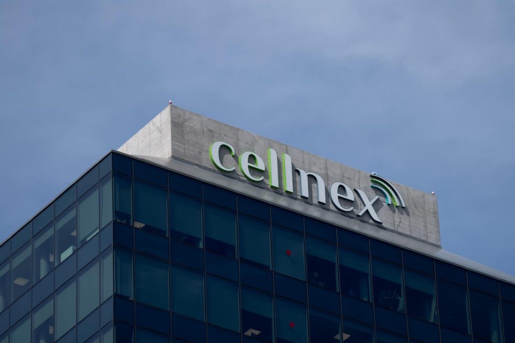 Cellnex pierde 361 millones en 2025 por extraordinarios, pero mantiene previsiones para 2027