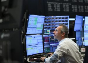 El Ibex 35 no mantiene los 18.000 puntos tras alcanzarlos en la semana del sector bancario