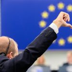 La Eurocámara retoma el acuerdo arancelario con EEUU, añade cláusula por amenazas a la seguridad.