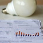La factura de la luz baja un 9,5% en enero respecto al mismo mes del año pasado para tarifa regulada