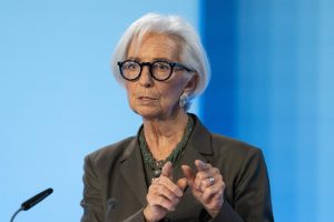 Lagarde: reducir barreras internas en la UE compensaría impacto de aranceles de EEUU