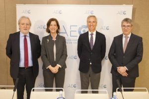 Las consultoras prevén aumentar un 6,1% sus ingresos en el sector financiero y asegurador en 2025