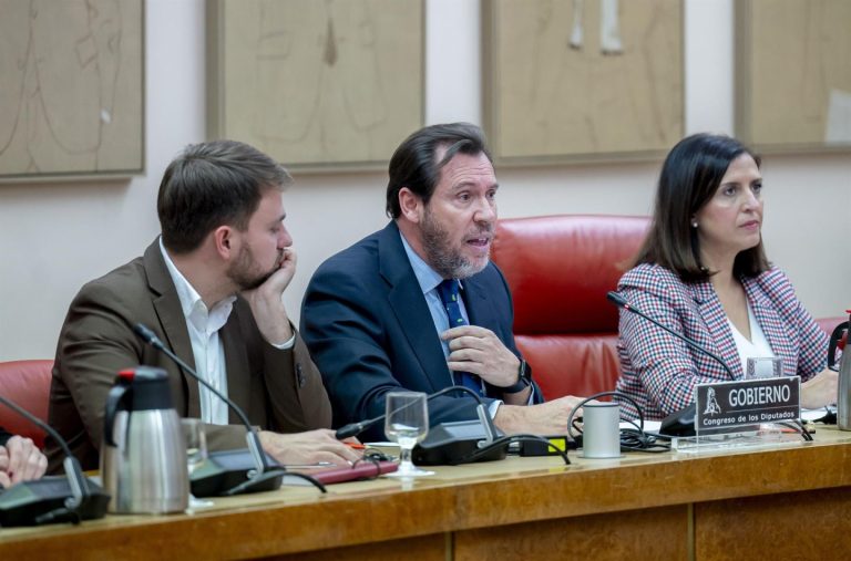 Óscar Puente se reunirá mañana con sindicatos para evitar huelga en Renfe del 9 al 11 de febrero