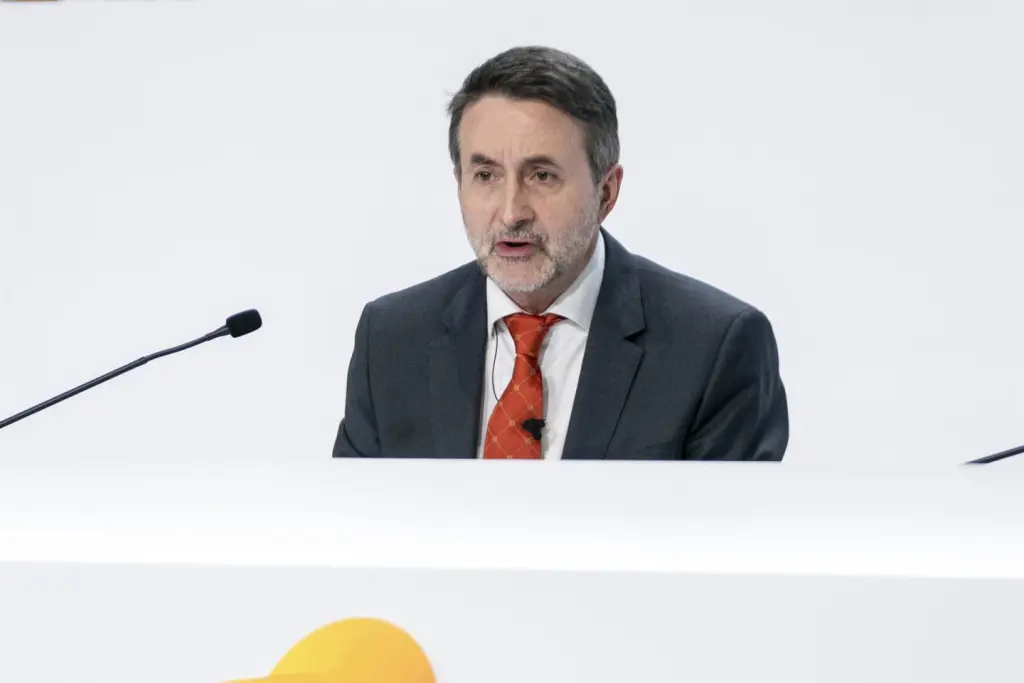 Repsol aumenta un 8% sus beneficios en 2025 y mejora la retribución a sus accionistas en 2026