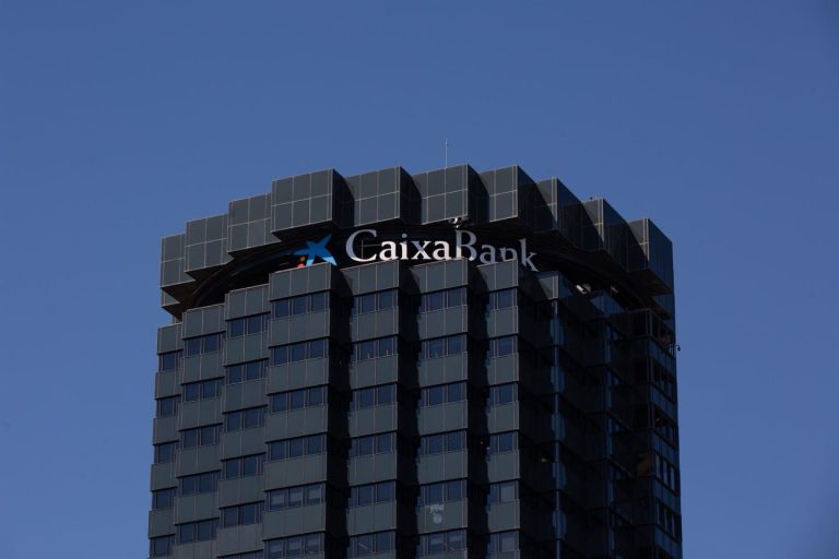 CaixaBank consigue licencia para operar con criptoactivos en la UE según normativa MiCA