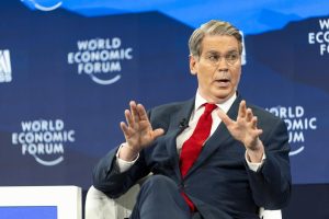 EEUU podría eliminar sanciones al petróleo iraní embarcado para frenar alzas de precios energéticos