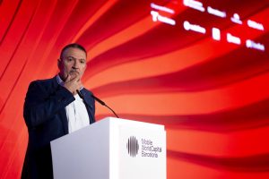 El conseller dice que harán difícil que el MWC no esté en Barcelona otros 20 años más.