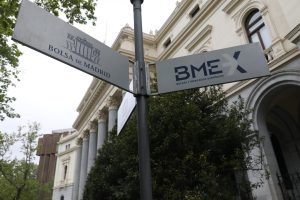 El Ibex 35 baja a 17.059 puntos por conflicto Irán-EEUU y petróleo sube a 101 dólares el barril