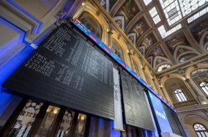 El Ibex 35 sube un 1,42% y alcanza los 17.150 puntos mientras el petróleo baja de precio