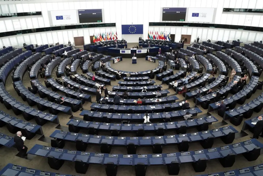 El Parlamento Europeo apuesta por el turismo rural para frenar la saturación en destinos masivos