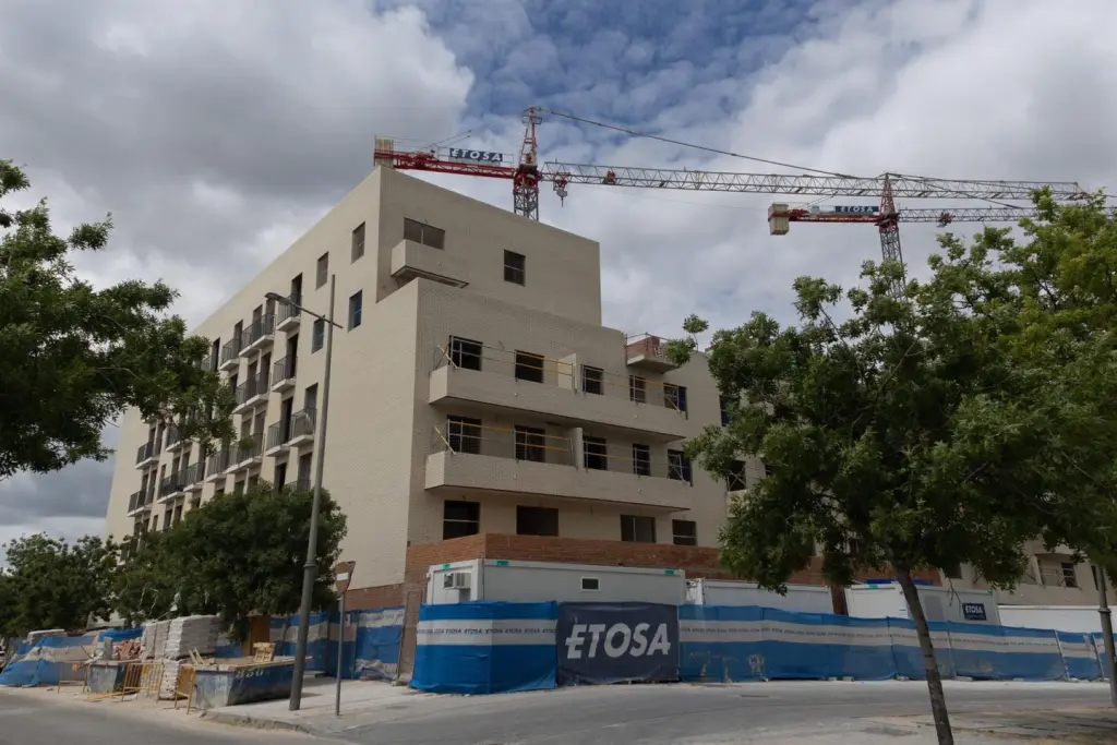 El precio de la vivienda nueva en 2025 sube un 10,4%, superando en un 43% al de la usada.