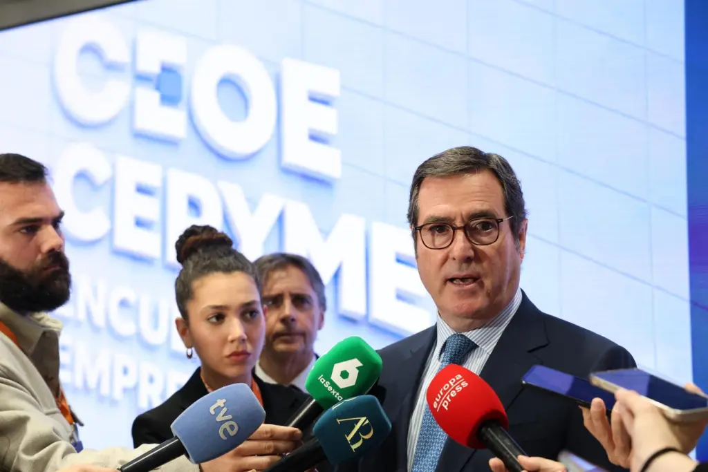 Garamendi pide «equilibrar» medidas por conflicto en Irán para evitar inflación en España