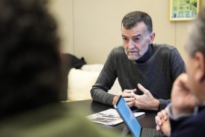 Izquierda Unida propone intervenir precios ante la especulación por el conflicto con Irán