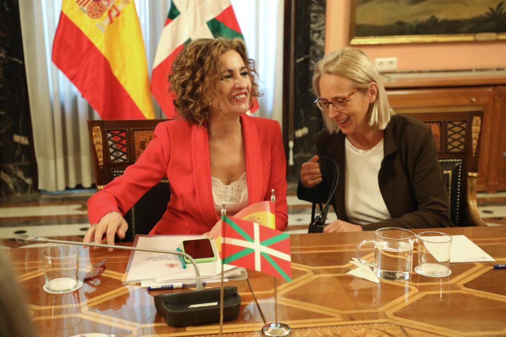 La candidata a presidir la AIReF promete independencia: «Nunca he militado en ningún partido»