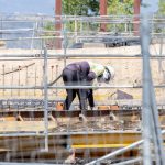 La construcción cae un 9,9% en enero tras el repunte previo, según datos del INE