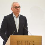 Las acciones de Puig suben un 12,97% ante la posible fusión con Estée Lauder, que cae un 9,79%