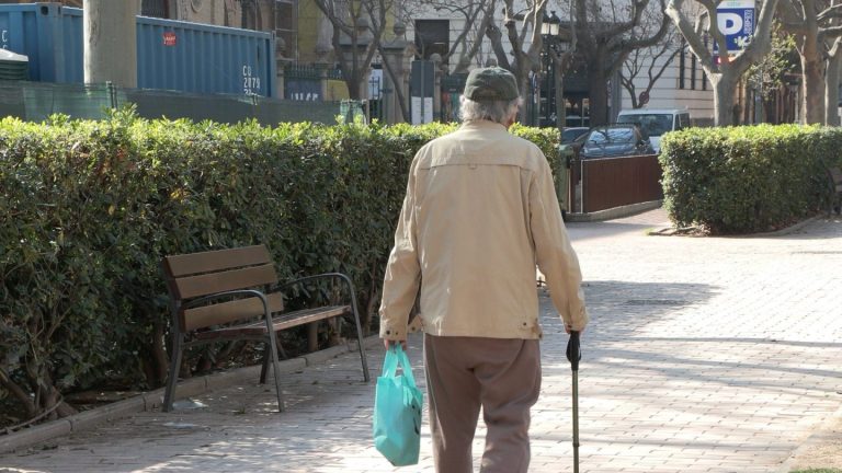 Los mayores de 55 años son el motor del consumo y suponen el 34% de la población en España, dice Mapfre