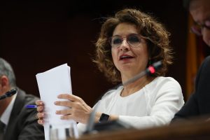 Montero dice que el Gobierno aprobará medidas frente a la subida de precios cuando sea oportuno