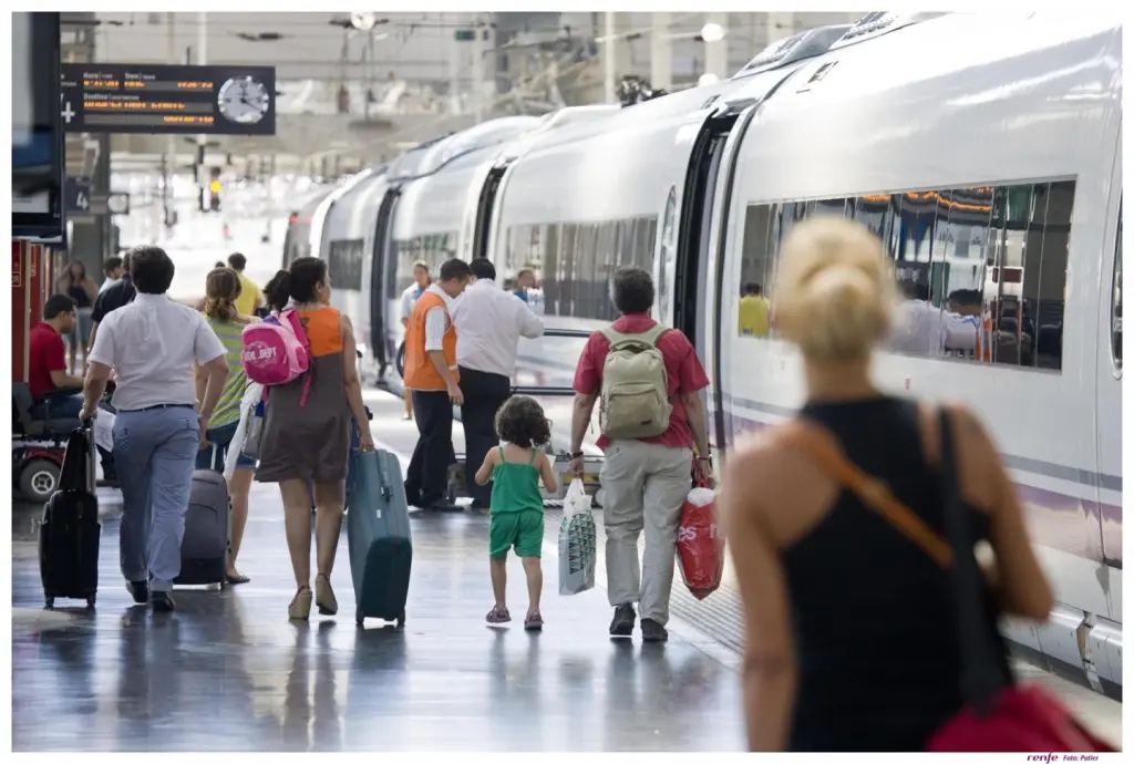Renfe ajusta horarios de autobuses Media Distancia entre Algeciras y Antequera desde este lunes