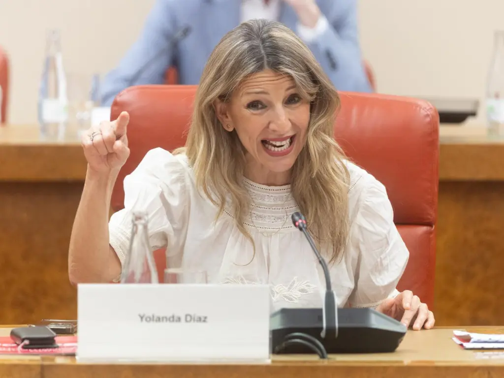 Trabajo hará ajustes al control horario sin alterar la norma, tras el informe del Consejo de Estado