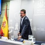 Trabajo insta a la CEOE a dejar el «radicalismo» y dialogar para democratizar empresas.