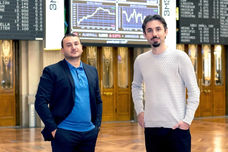Bit2Me lanza en España una solución para gestionar fondos, acciones y ETFs a través de Bit2Me Invest