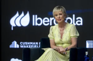 Carme Artigas alerta de una «batalla distópica» por el control global de IA, energía y datos